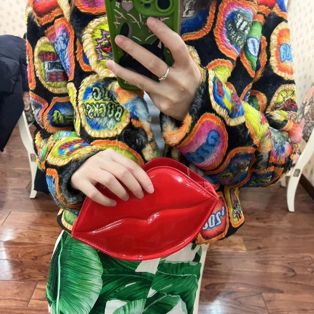 unique- MOSCHINO RARE Ruby Lips mini clutch vintage 80s